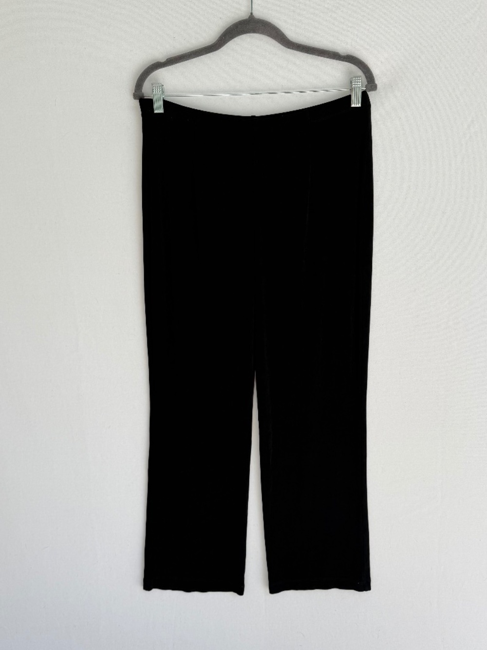 CHICO’S TRAVELERS Size 2 Short US Large Short Slinky Black Straight Leg Pants